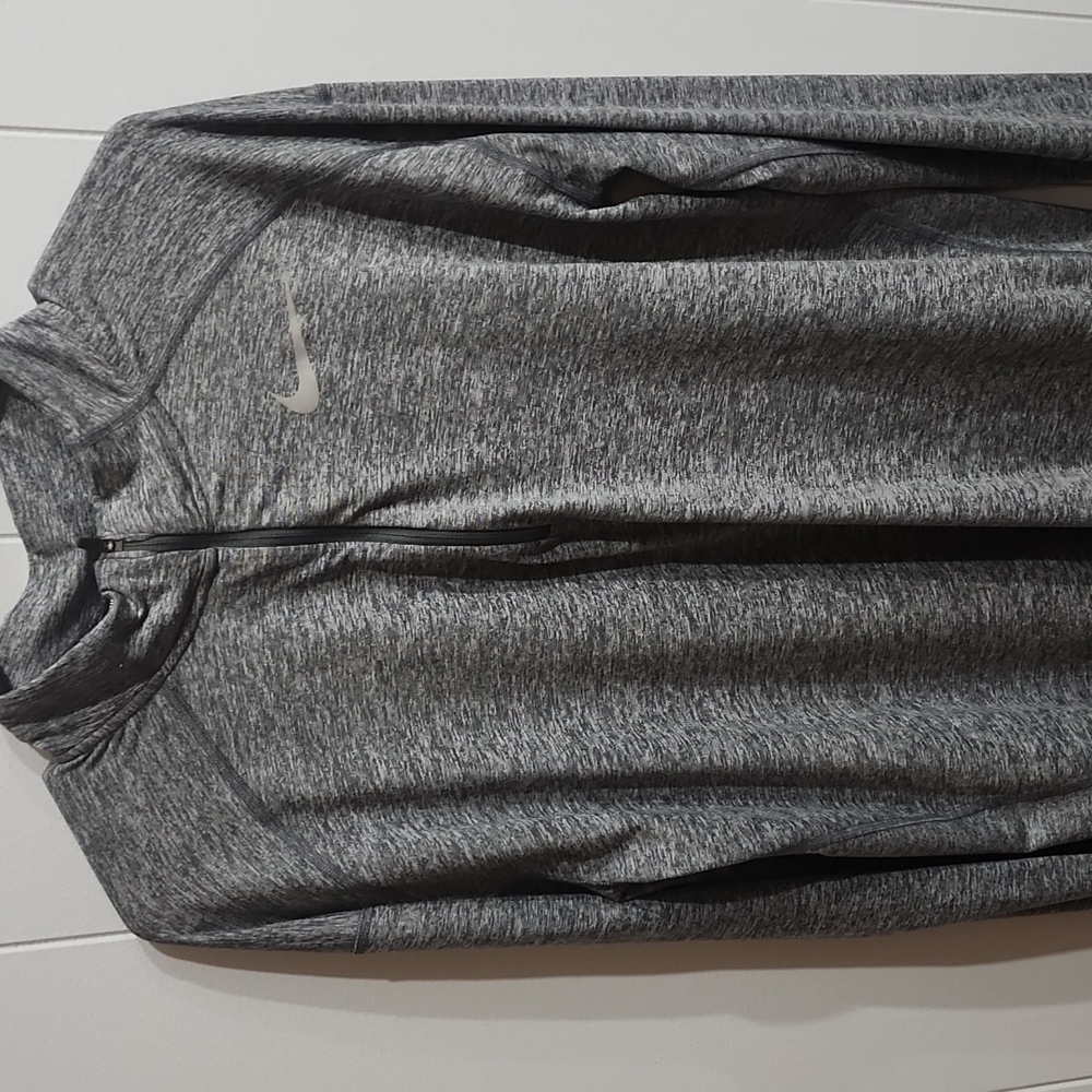 Nike 1/4 Zip Pullover. Large